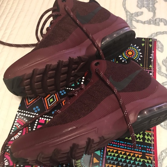 Nike Shoes - Sneakers